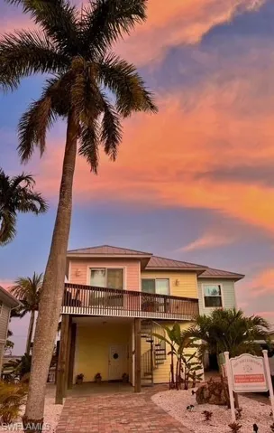 2579  Third  ST, Matlacha, FL 33993