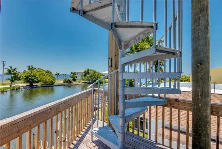 2579  Third  ST, Matlacha, FL 33993
