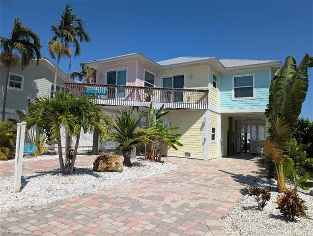 2579  Third  ST, Matlacha, FL 33993