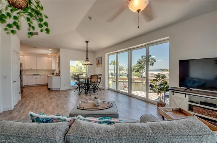 2579  Third  ST, Matlacha, FL 33993