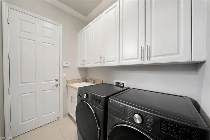 13617 Mandarin Cir, Naples, Florida 34109