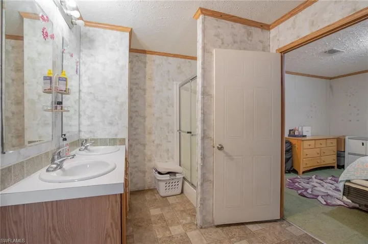 602  Bowden  RD, Clewiston, FL 33440