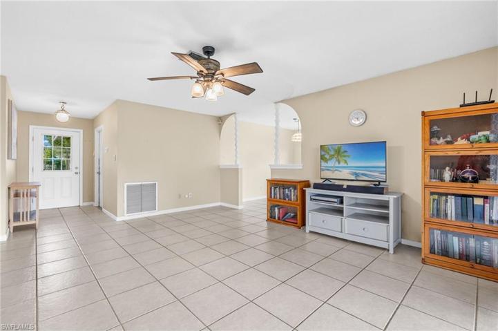 381  Lakeview  DR, North Fort Myers, FL 33917