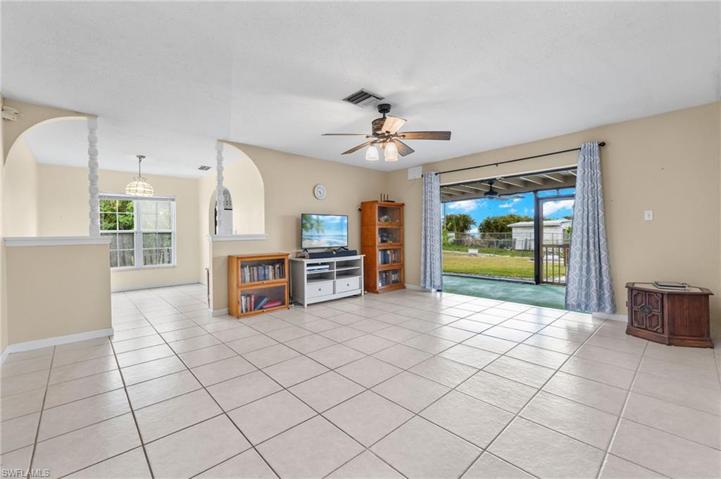 381  Lakeview  DR, North Fort Myers, FL 33917