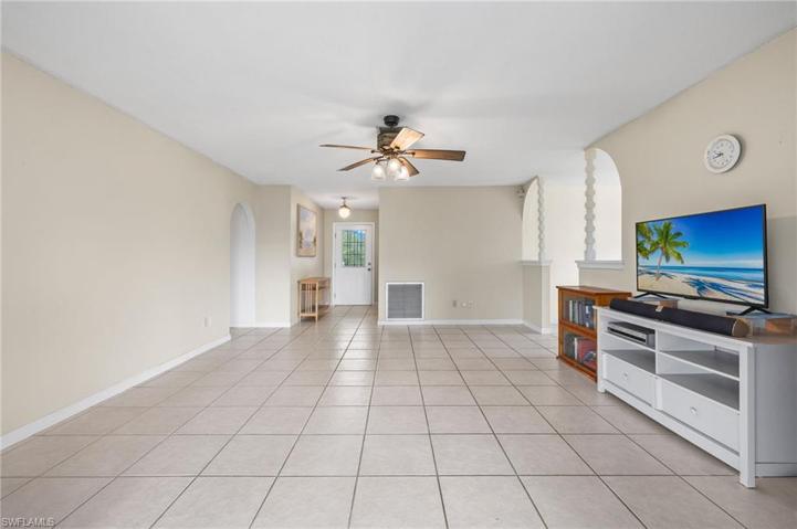 381  Lakeview  DR, North Fort Myers, FL 33917