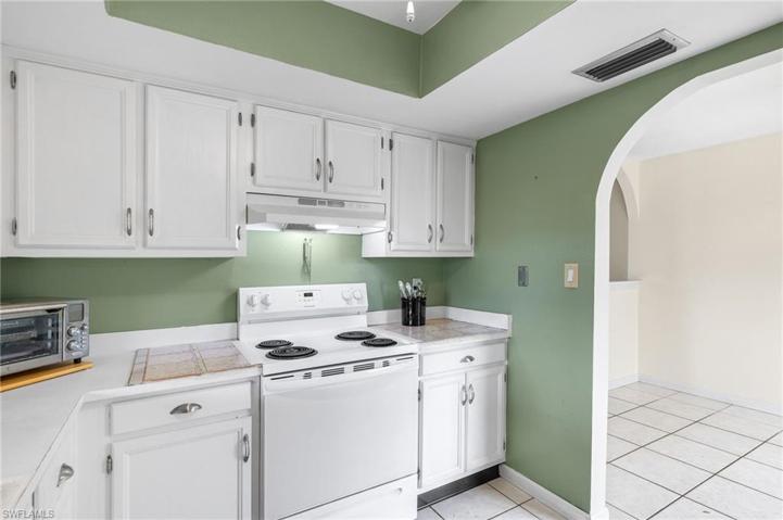 381  Lakeview  DR, North Fort Myers, FL 33917