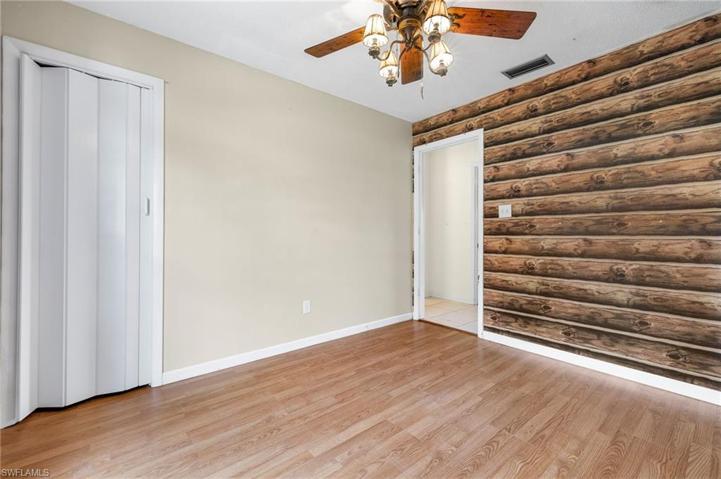 381  Lakeview  DR, North Fort Myers, FL 33917