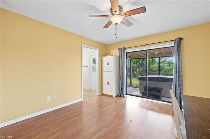 381  Lakeview  DR, North Fort Myers, FL 33917