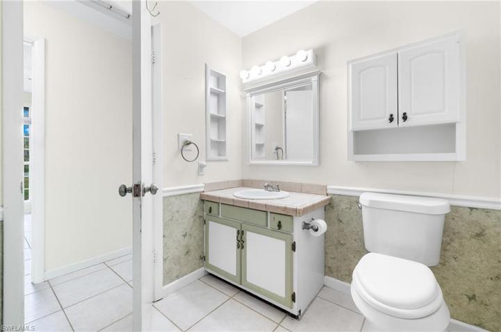 381  Lakeview  DR, North Fort Myers, FL 33917