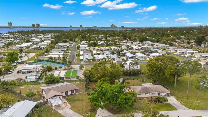 381  Lakeview  DR, North Fort Myers, FL 33917