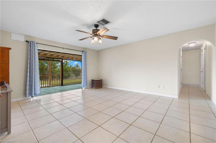 381  Lakeview  DR, North Fort Myers, FL 33917