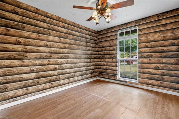 381  Lakeview  DR, North Fort Myers, FL 33917