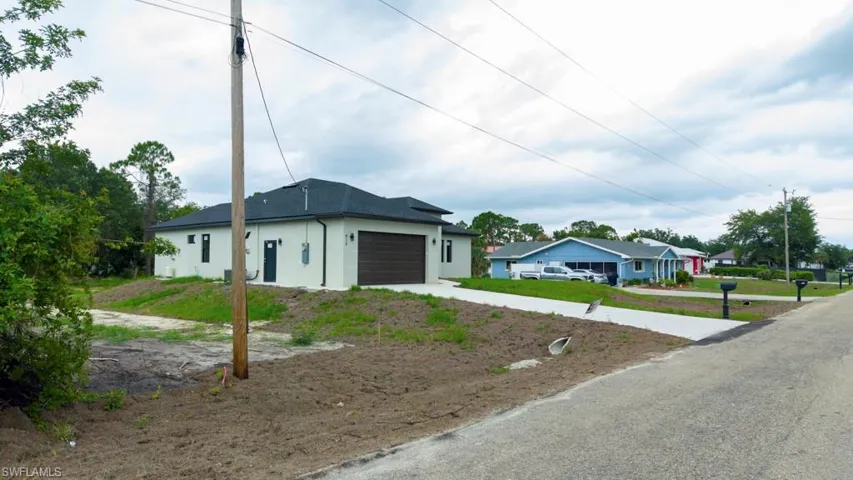 615 Broadway Ave, Lehigh Acres, Florida 33972