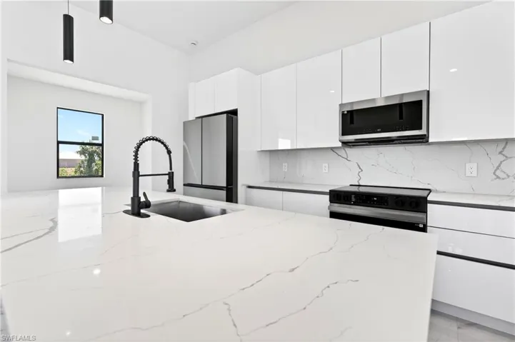 331 Ne 15th St, Cape Coral, Florida 33909