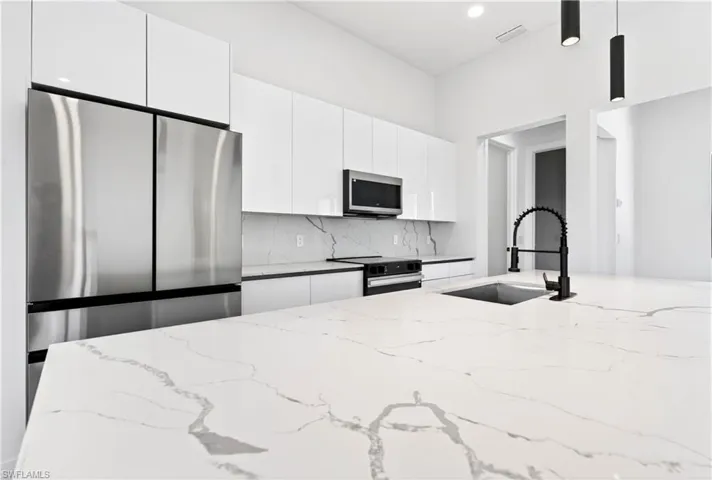 331 Ne 15th St, Cape Coral, Florida 33909