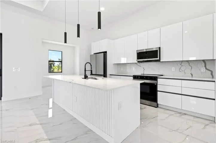 331 Ne 15th St, Cape Coral, Florida 33909