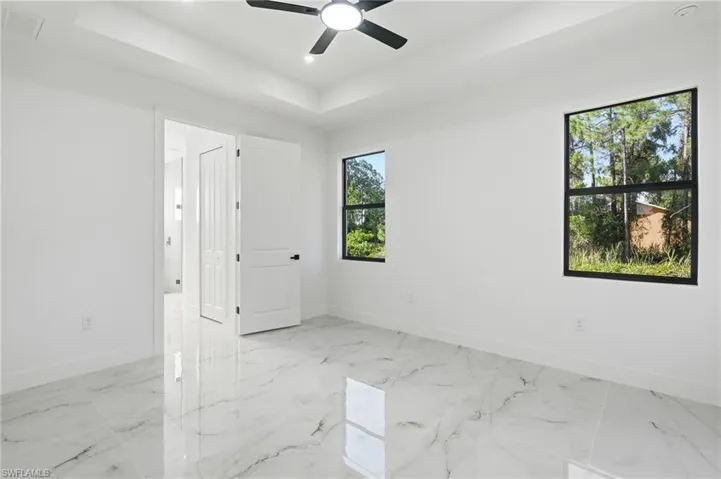 Tray ceiling with recessed lighting