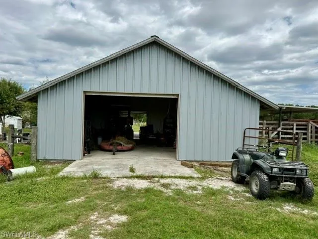 Detached 2.5 Car Garage / Pole Barn
