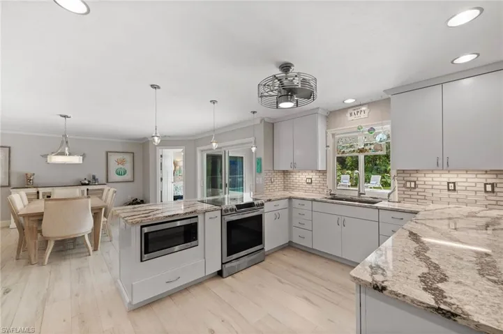 4920  Sycamore  DR, Naples, FL 34119