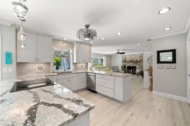 4920  Sycamore  DR, Naples, FL 34119