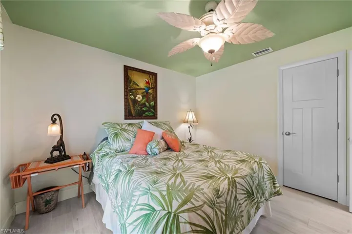 4920  Sycamore  DR, Naples, FL 34119