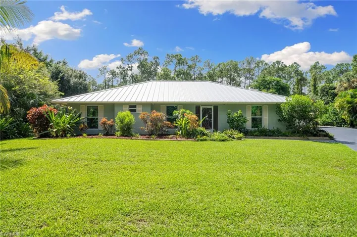 4920  Sycamore  DR, Naples, FL 34119