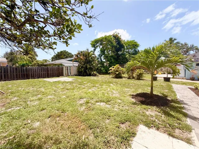 2485 Bayside St, Naples, Florida 34112