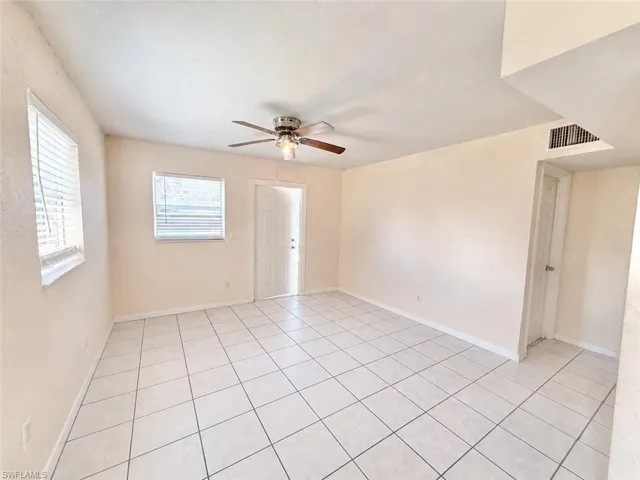 2485 Bayside St, Naples, Florida 34112