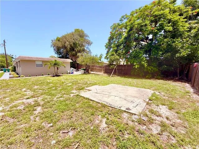 2485 Bayside St, Naples, Florida 34112