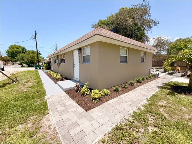 2485 Bayside St, Naples, Florida 34112