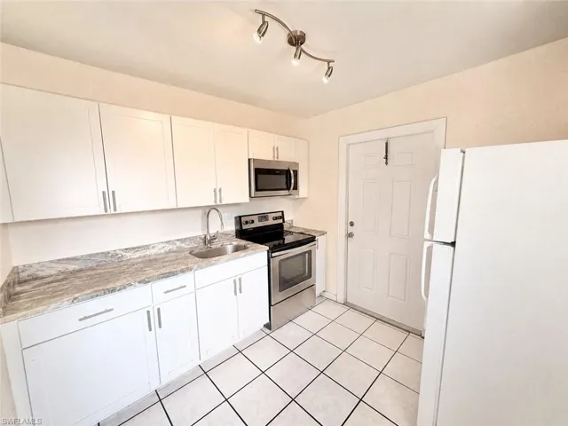 2485 Bayside St, Naples, Florida 34112
