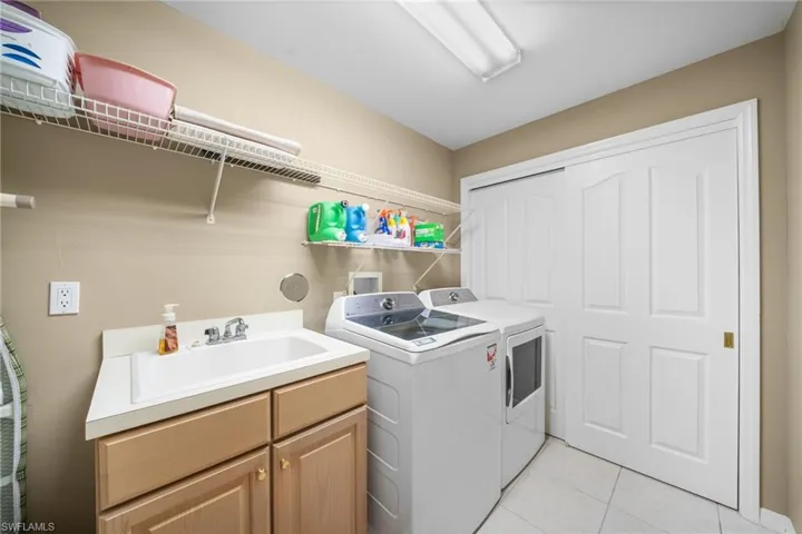 6170 Reserve Cir 101, Naples, Florida 34119
