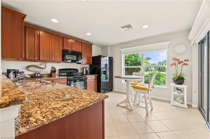 28528 Hammerhead Ln Bonita Springs 34135 - Dine in kitchen with lake view