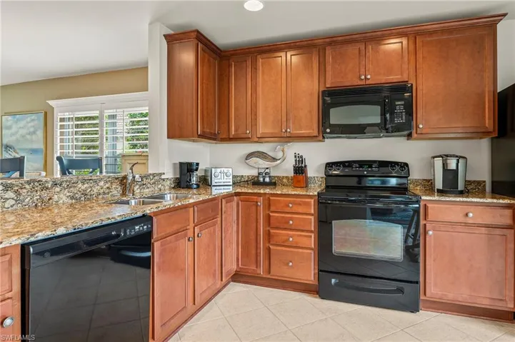 28528 Hammerhead Ln Bonita Springs 34135 - Granite countertop eat in kitchen
