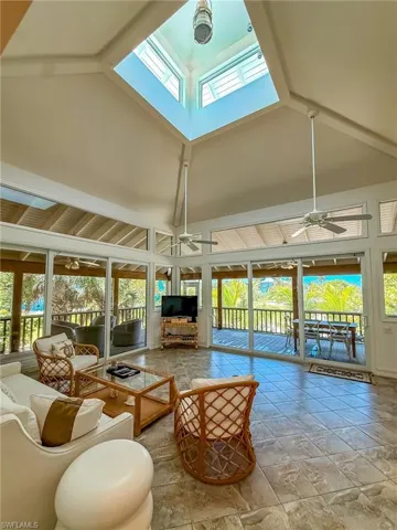 211 White Pelican Dr, Upper Captiva, Florida 33924