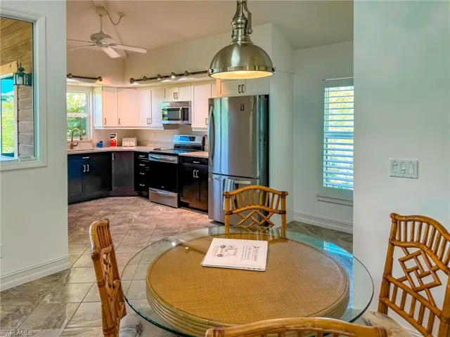 211 White Pelican Dr, Upper Captiva, Florida 33924