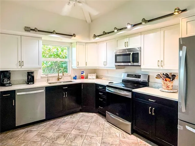 211 White Pelican Dr, Upper Captiva, Florida 33924