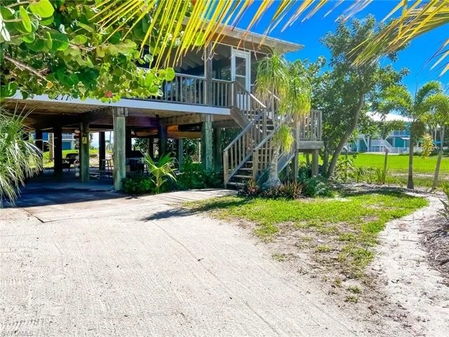 211 White Pelican Dr, Upper Captiva, Florida 33924