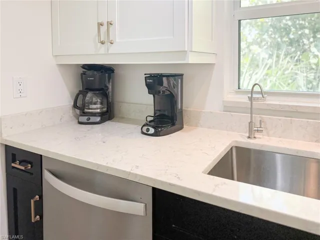 211 White Pelican Dr, Upper Captiva, Florida 33924