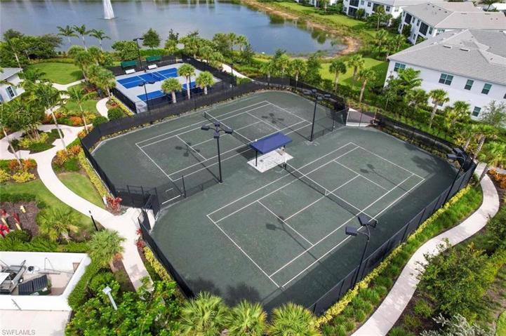 Tennis courtts