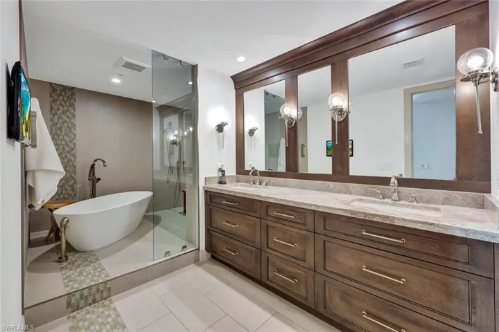 En-suite bath in 3rd guest suite. Fully renovated.