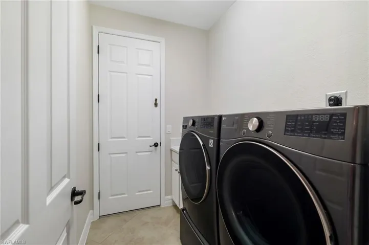 28591 Westmeath Ct, Bonita Springs, Florida 34135