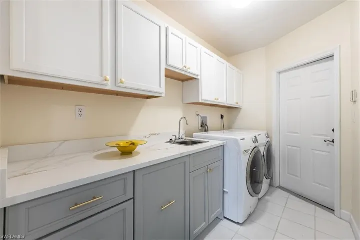 15484 Admiralty Cir 2, North Fort Myers, Florida 33917