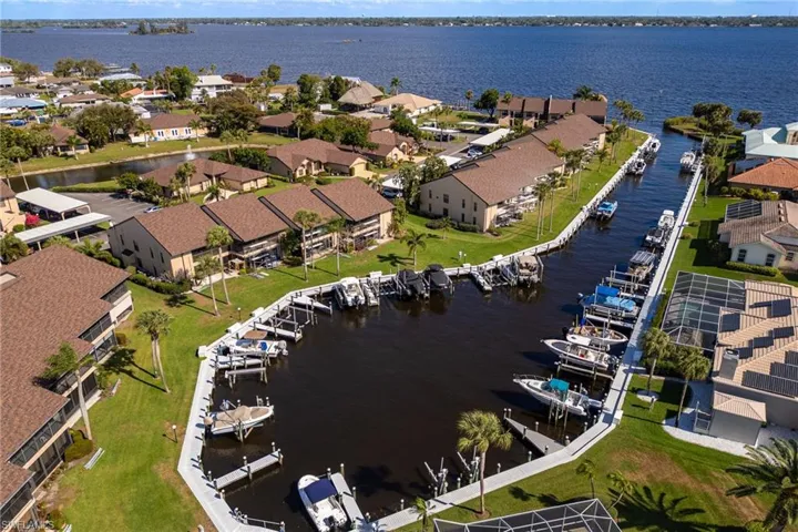 15484 Admiralty Cir 2, North Fort Myers, Florida 33917