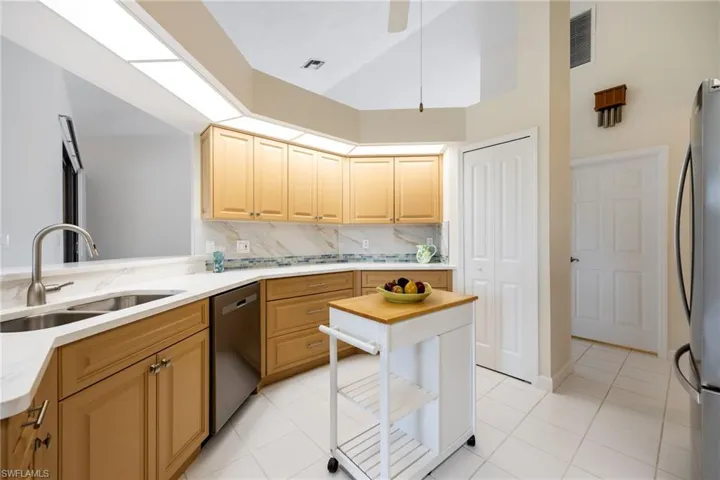 15484 Admiralty Cir 2, North Fort Myers, Florida 33917