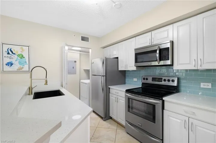 8940 Colonnades Ct E 731, Bonita Springs, Florida 34135