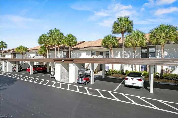 5830 Trailwinds Dr 824, Fort Myers, Florida 33907