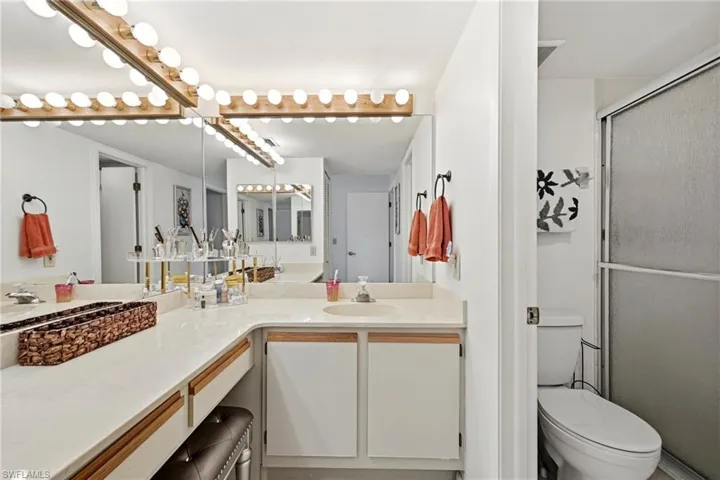 5830 Trailwinds Dr 824, Fort Myers, Florida 33907
