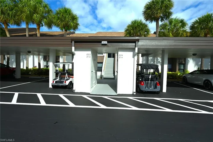 5830 Trailwinds Dr 824, Fort Myers, Florida 33907