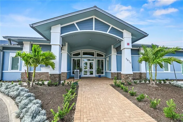 5830 Trailwinds Dr 824, Fort Myers, Florida 33907